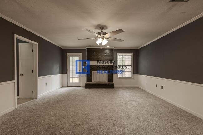 Building Photo - 5 Bedroom/2 Bath Home in Bellegrove Subdiv...