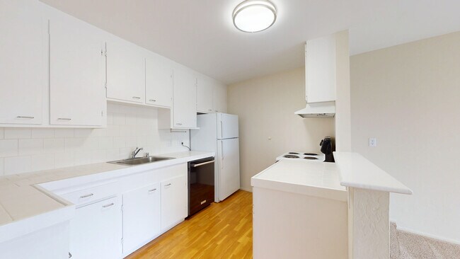 Building Photo - 59 Lupine Ave