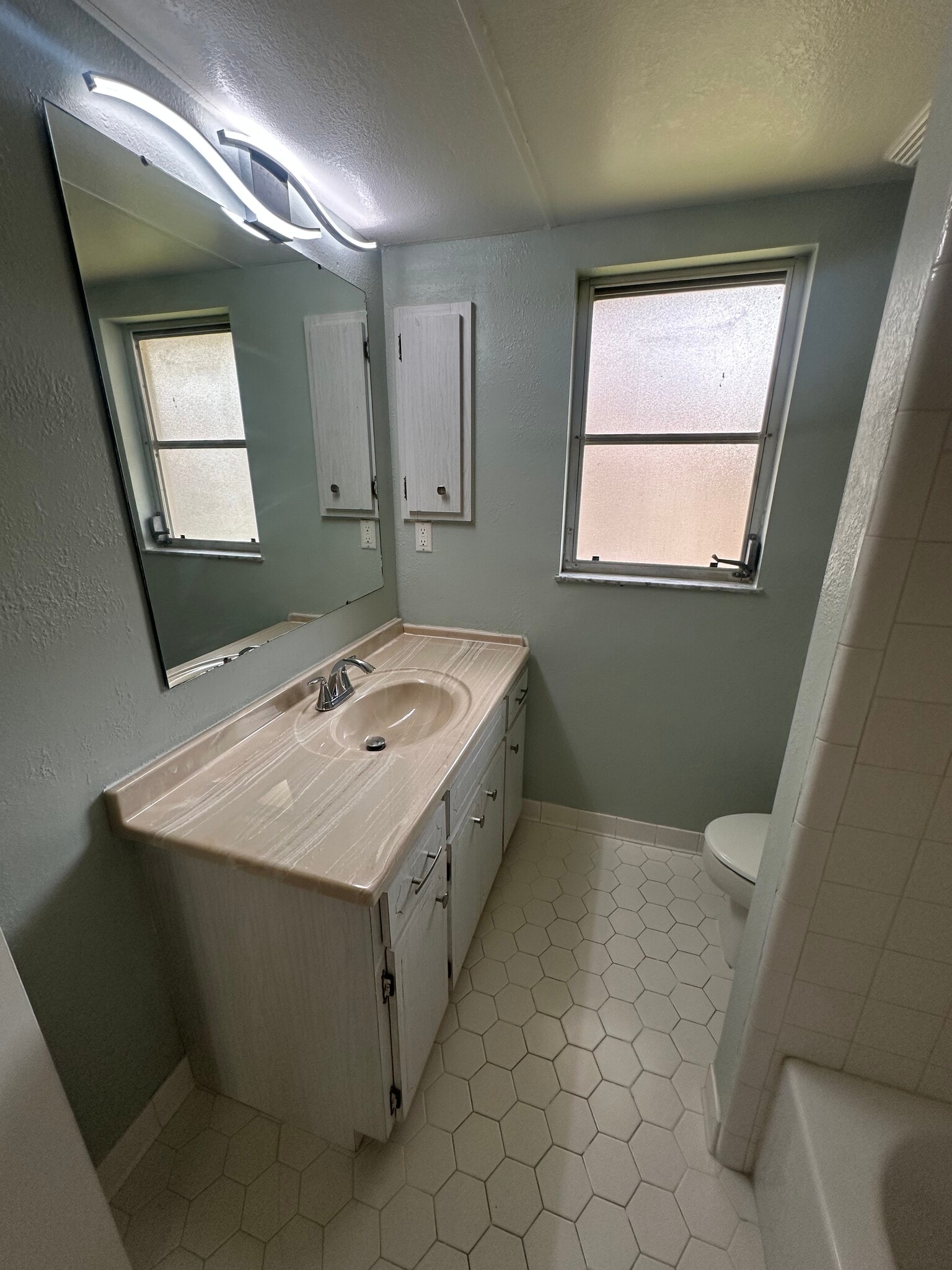 2nd bath - 18637 Lake Worth Blvd