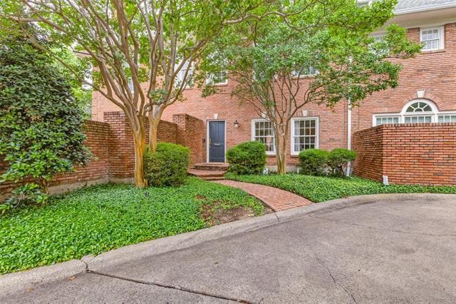 Building Photo - 3400 Shenandoah St