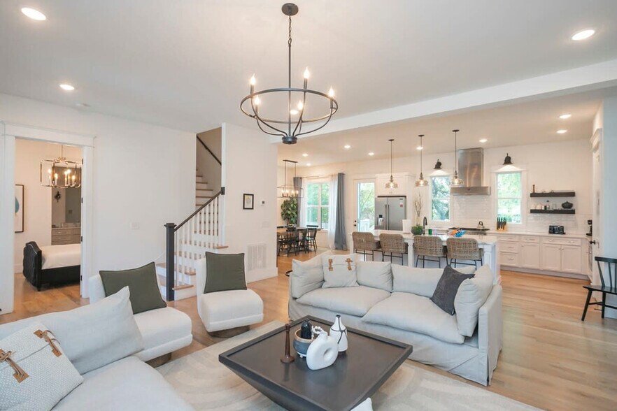 Primary Photo - 106 Walnut Hill Dr