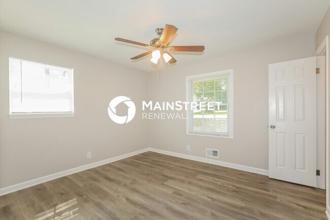 Building Photo - 3 Bedroom Pet-Friendly Home in CONLEY, GA with Main Street Renewal