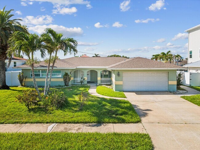 Building Photo - 441 Palm Island NE