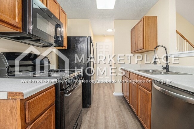 Building Photo - 205 Highgate Trail