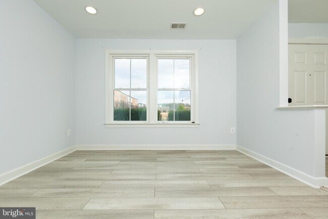 Building Photo - 336 Grand St