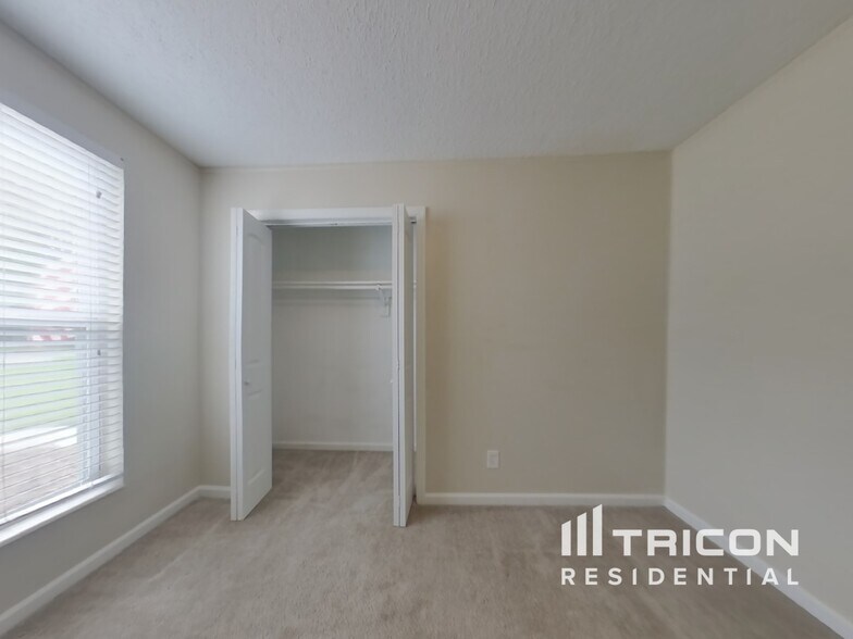 Building Photo - 6751 Alisma Ln