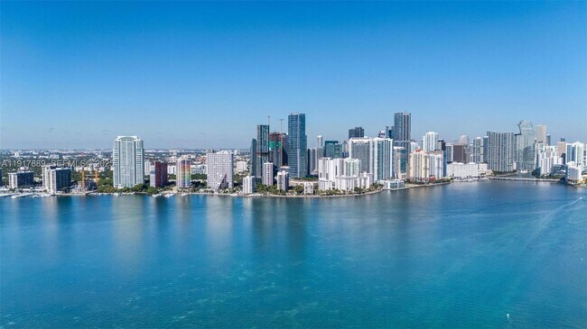 Building Photo - 1541 Brickell Ave