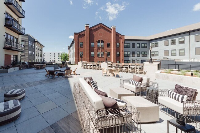 Building Photo - 1205 2nd Ave N