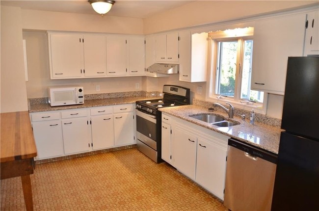 Building Photo - 15 Halsey St