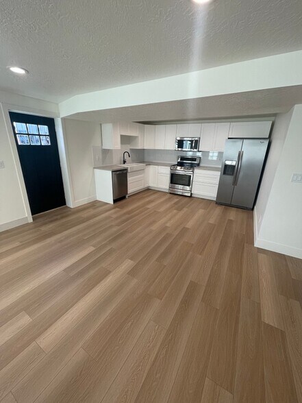 Building Photo - 517 S 2420 W