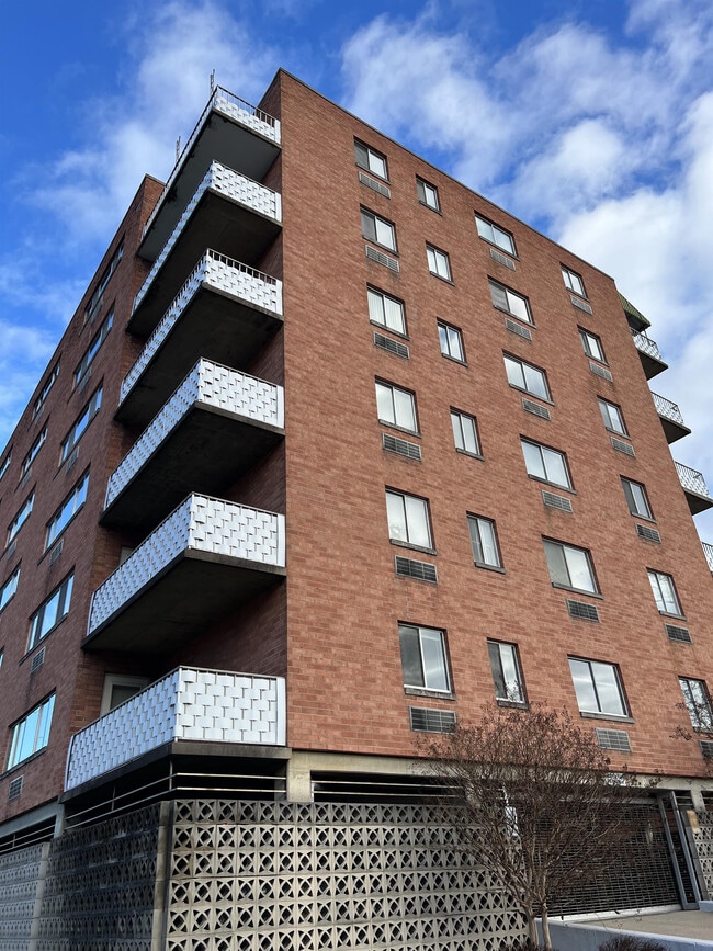 Interior Photo - 1202 Kanawha Boulevard East
