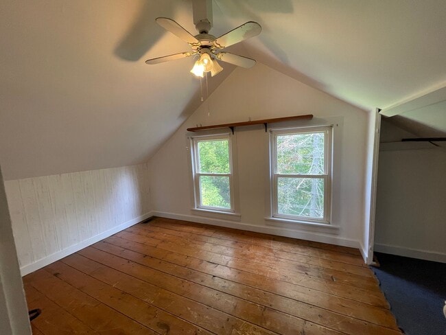 Building Photo - Your Lee Hideaway – Cozy 2BR + Office, Wal...