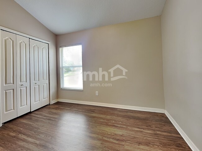 Building Photo - 9827 White Barn Way