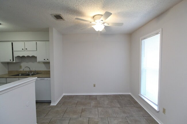 Building Photo - Move-In Ready! Updated 2BR/2BA in NE Pensa...