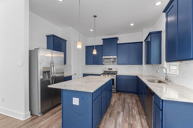 Building Photo - 1739 Cove Cres Ct