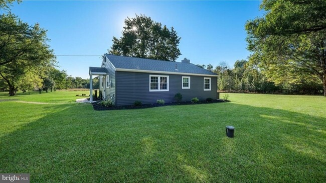 Building Photo - 1732 Creek Rd