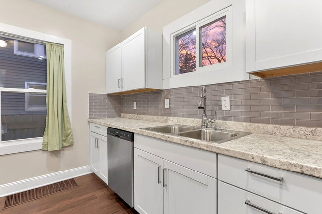 Building Photo - 2107 Cleveland Ave