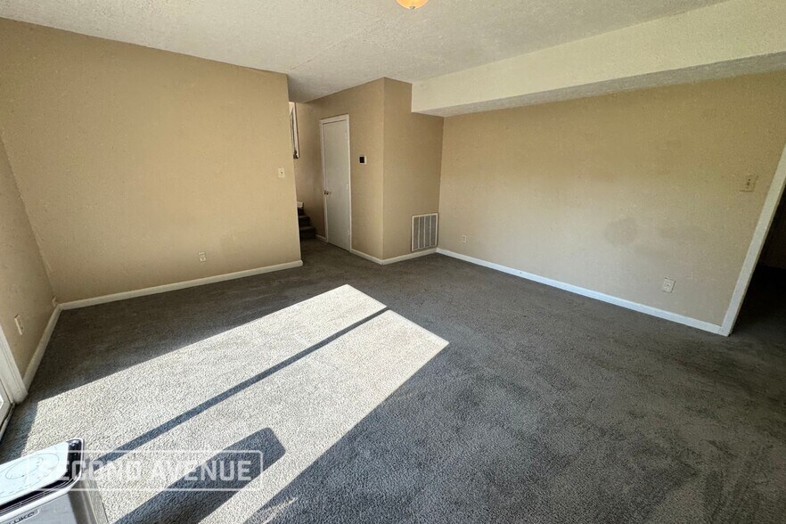 Building Photo - 1313 Worstead Dr