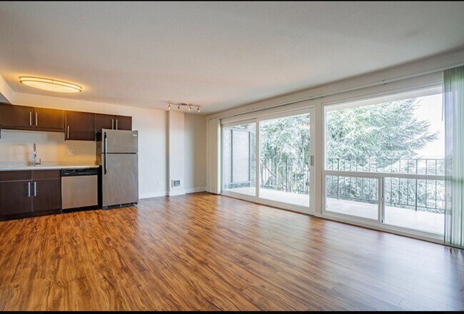 Interior Photo - Mark Spencer Apartments