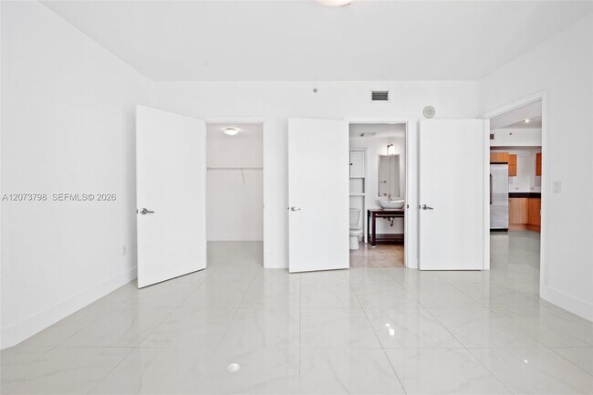 Building Photo - 350 S Miami Ave