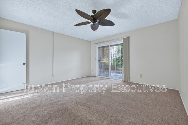 Building Photo - 510 W Cll Lago