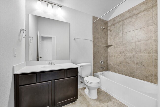 Building Photo - 2207 Villa Flora Ln
