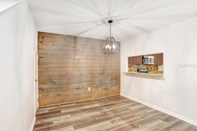 Building Photo - 37669 Aaralyn Rd