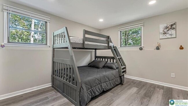 Building Photo - 115 White Oak Ct