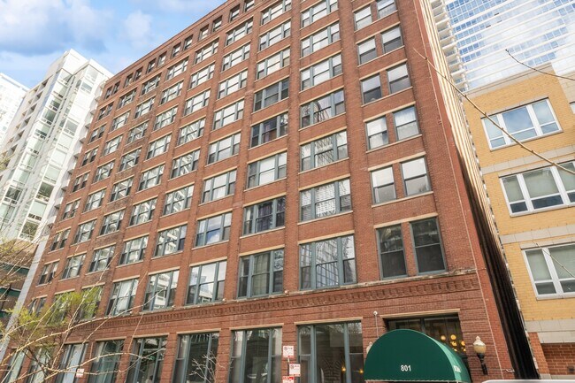 Primary Photo - 801 S Wells St