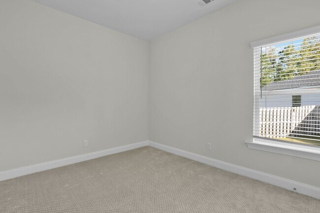 Building Photo - Spacious 5BR/3BA Home with Lagoon View on Quiet Cul-de-Sac!