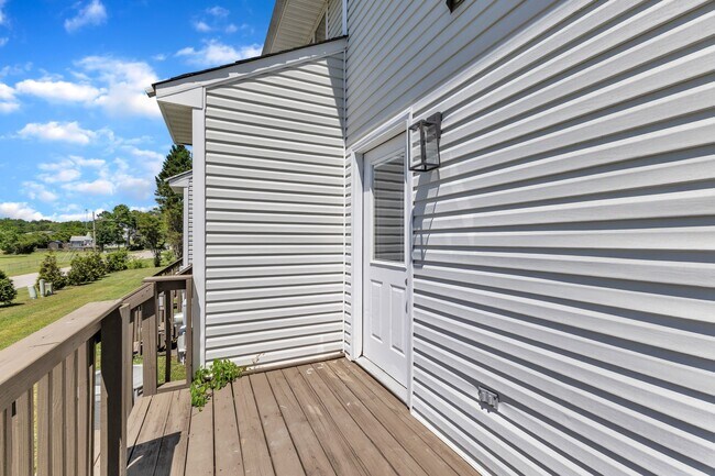 Building Photo - 343 E Williams St