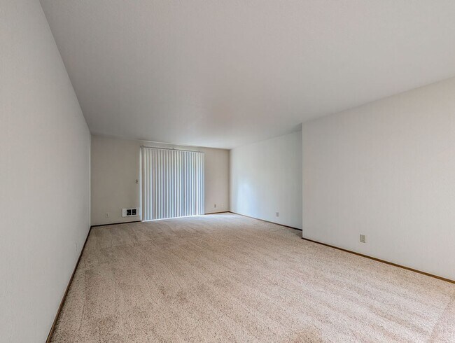 Building Photo - 9114 44th Dr NE
