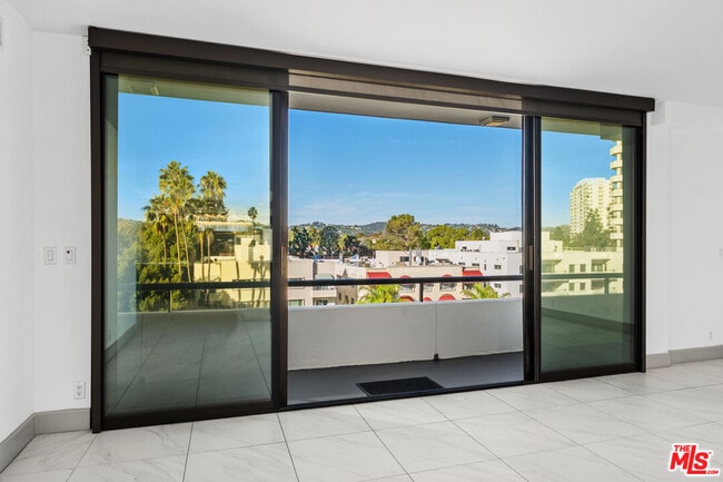 Building Photo - 10660 Wilshire Blvd