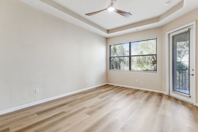 Building Photo - ** AVIANO AT NAPLES ** 3 BED / 2 BATH - CARRIAGE HOME - GARAGE - CENTRAL NAPLES - ANNUAL RENTAL