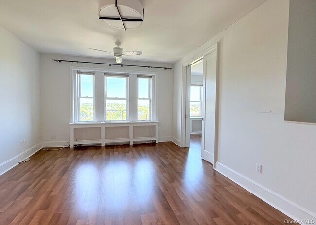 Building Photo - 490 Bleeker Ave