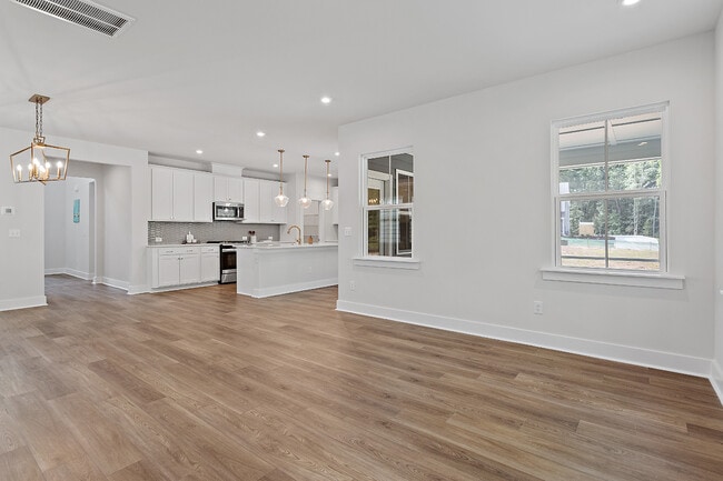 Building Photo - 2054 Florine Dr