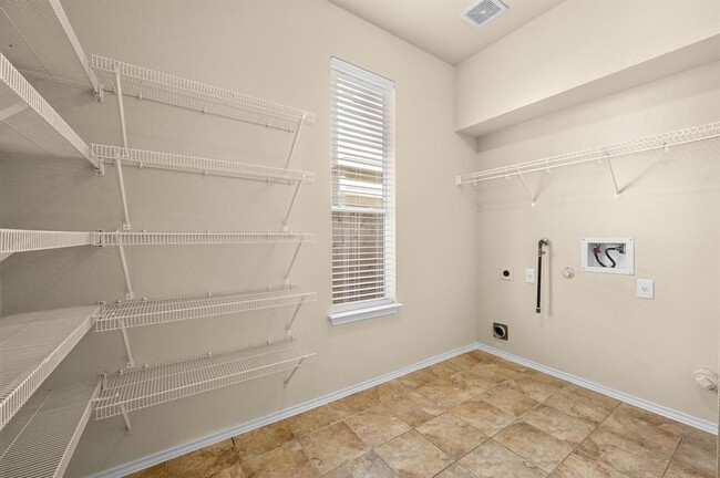 Building Photo - 8636 Harrier Dr