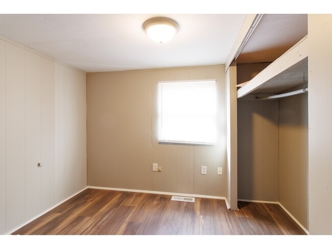 Building Photo - 2622 Delaware St