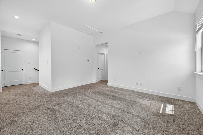 Building Photo - 10727 River Walk Dr
