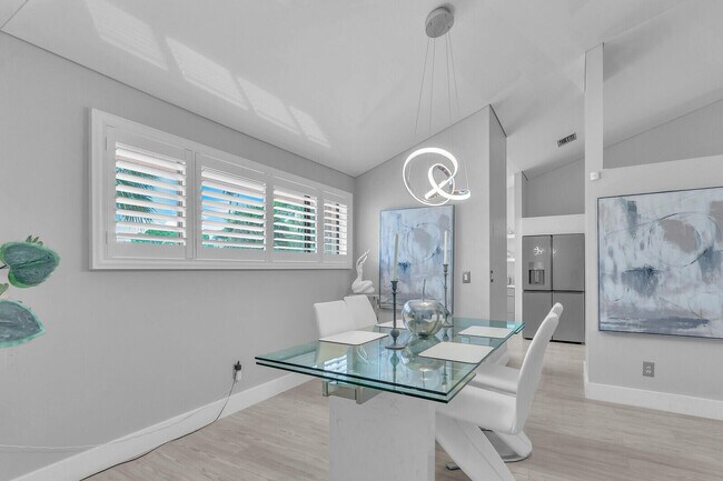 Building Photo - 204 Sea Oats Dr