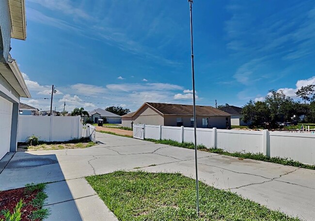 Building Photo - 1861 Manitoba Ct