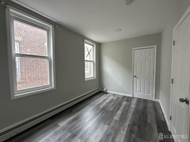 Building Photo - 159 Lewis St