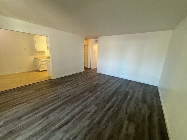 Building Photo - 1708 Ross Cir