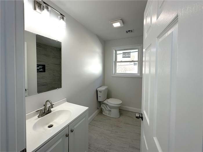 Building Photo - 34 Harold St