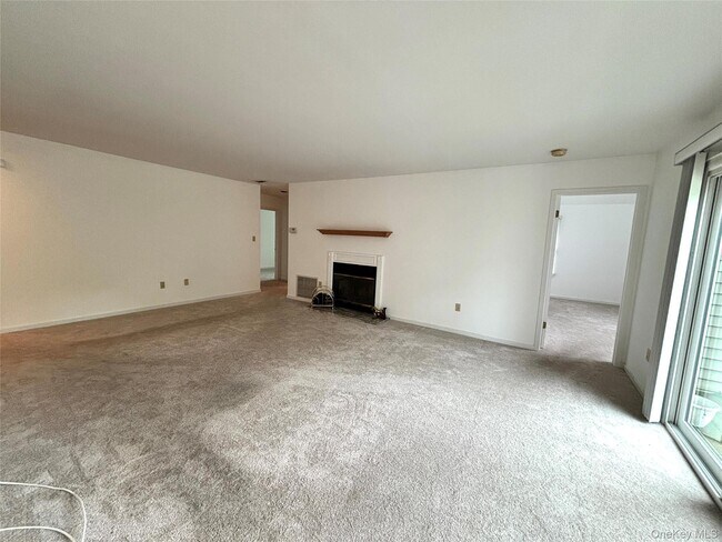 Building Photo - 504 Continental Dr