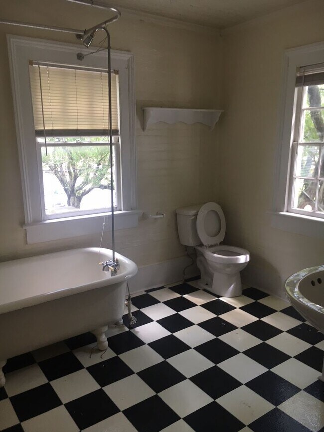 Building Photo - S. 7th Street 121