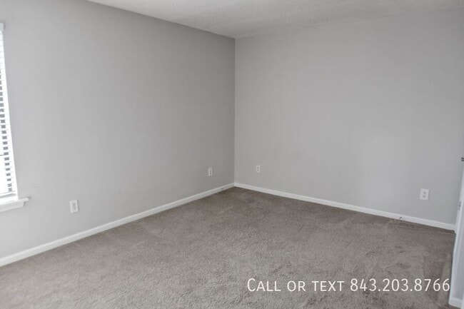 Building Photo - Break Lease ---- 8016 Thelen St-