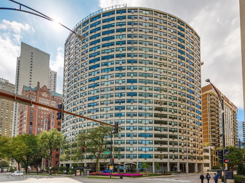 Primary Photo - 1150 N Lake Shore Dr