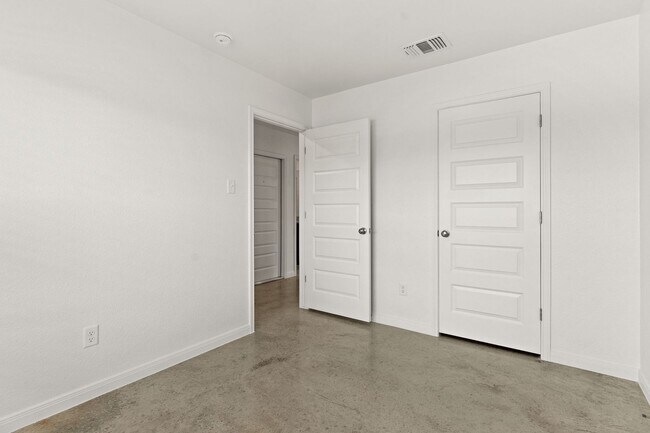 Building Photo - 906 Wax Myrtle Ct