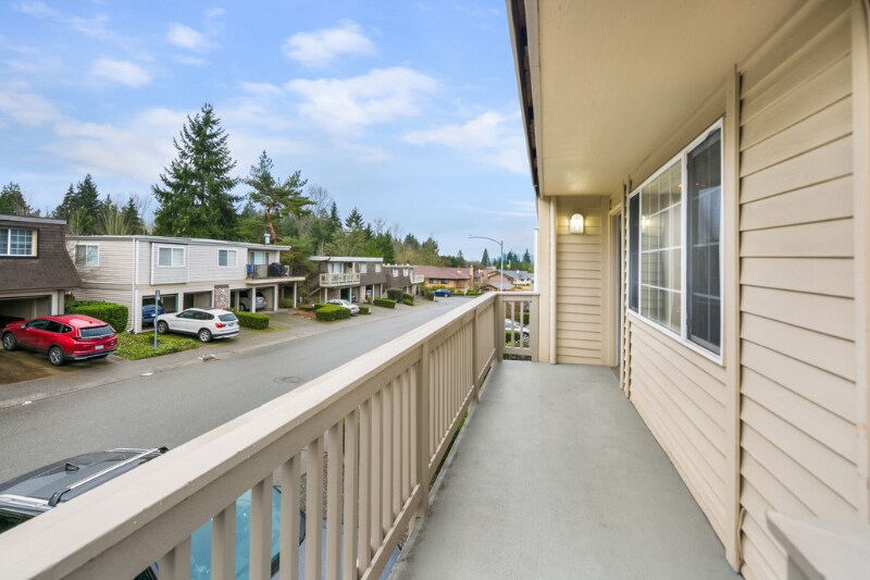 Building Photo - 14314 NE 7th Pl